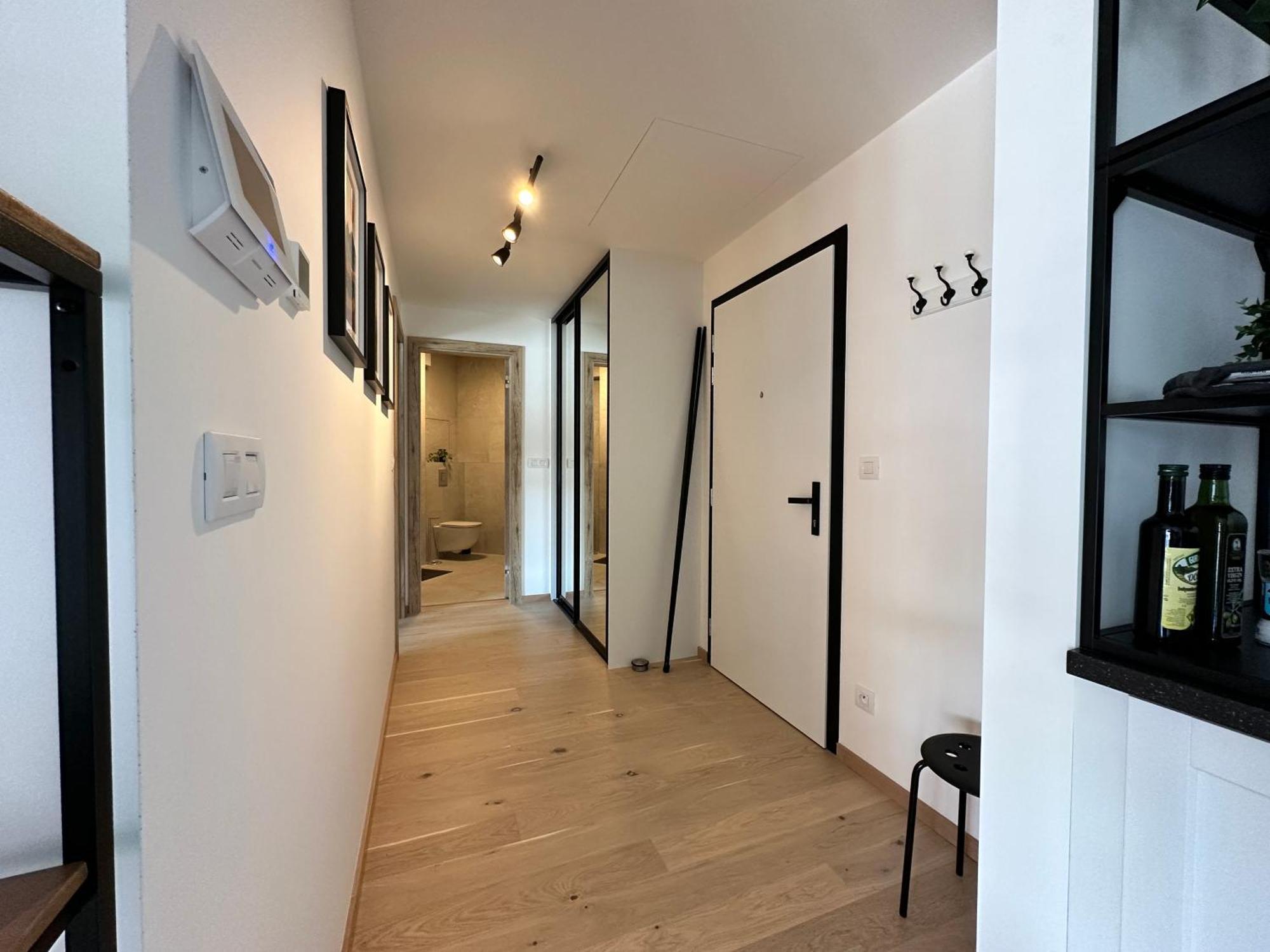 Zwirn1, Uplne Nove, Parkovanie, Klimatizacia, Братислава Экстерьер фото
