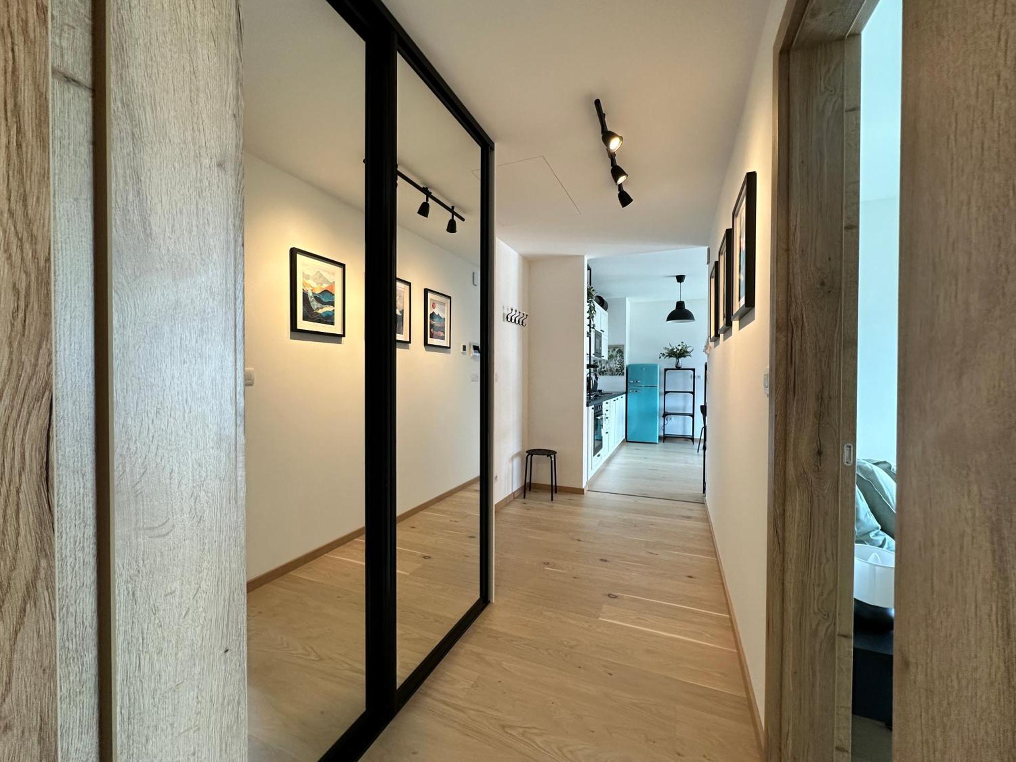 Zwirn1, Uplne Nove, Parkovanie, Klimatizacia, Братислава Экстерьер фото